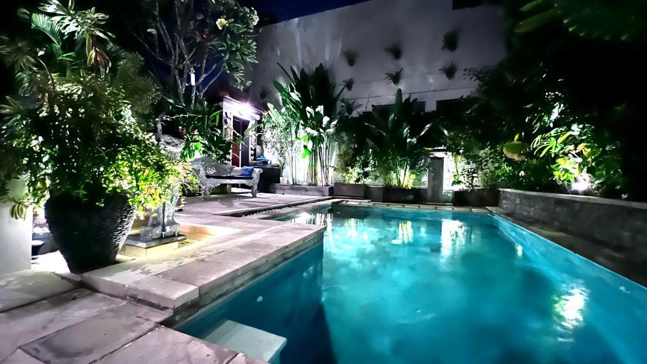 Villa Carissa Seminyak Centre, Bali By Le Ciel Hospitality Екстер'єр фото